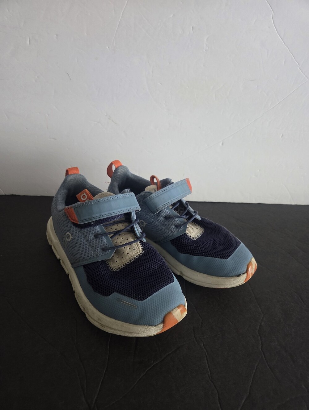 On Running Kids Blue and Navy Athletic Sneakers - Lightweight Comfort Sz.1.5